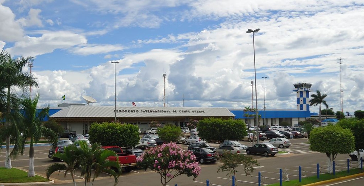 Exterior del aeropuerto de Campo Grande.
